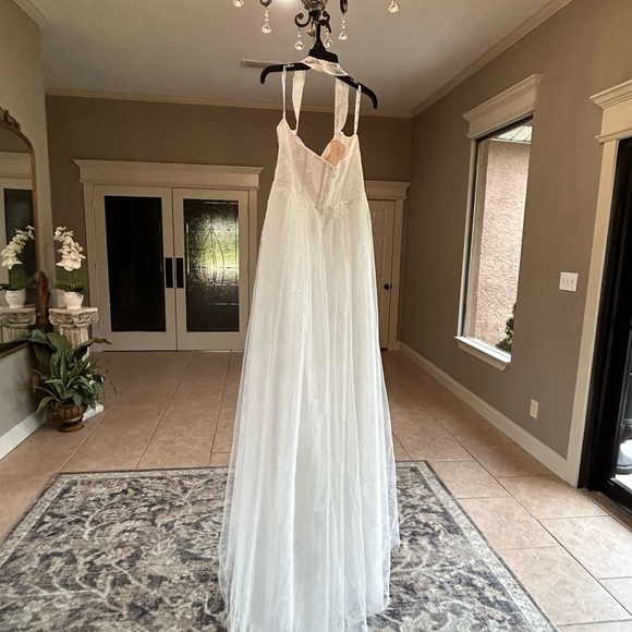 David’s Bridal wedding dress. Size 18W - Picture 11 of 16